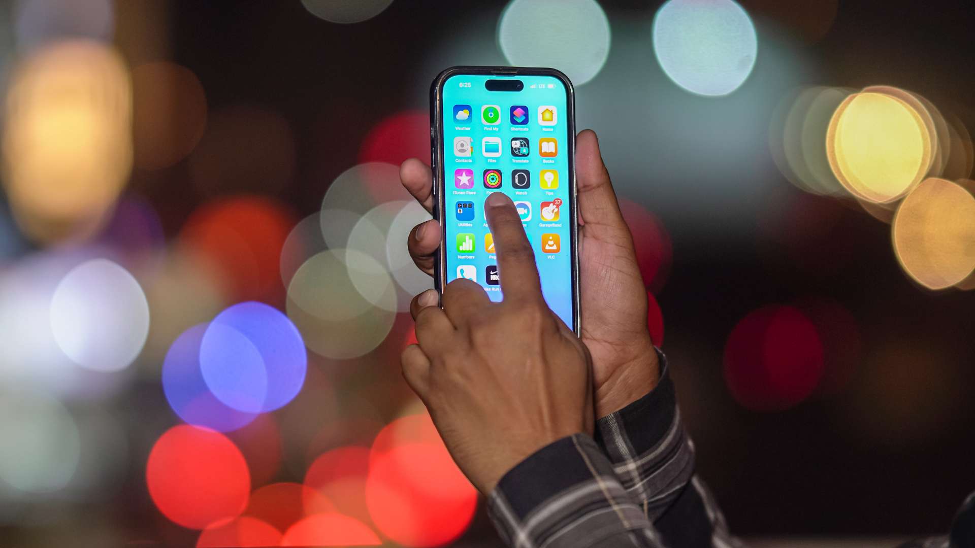 Czy Twój telefon Cię „podsłuchuje”, czyli co chodzi z tymi aplikacjami i dostępami?